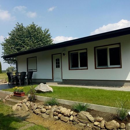 Behaglicher Bungalow Fuer Mensch Und Hund Barkhagen Екстериор снимка