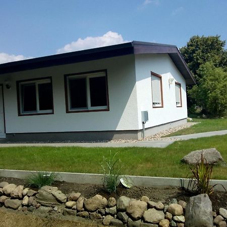 Behaglicher Bungalow Fuer Mensch Und Hund Barkhagen Екстериор снимка