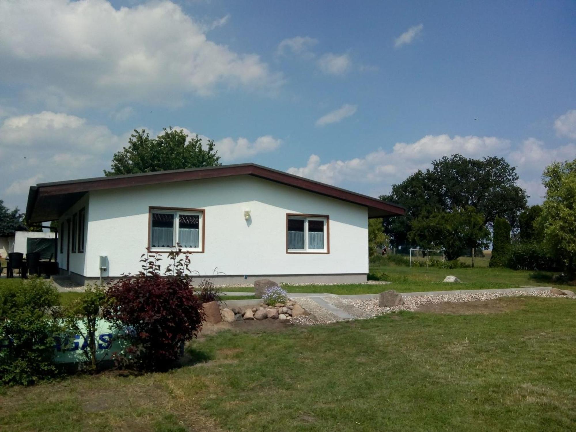 Behaglicher Bungalow Fuer Mensch Und Hund Barkhagen Екстериор снимка