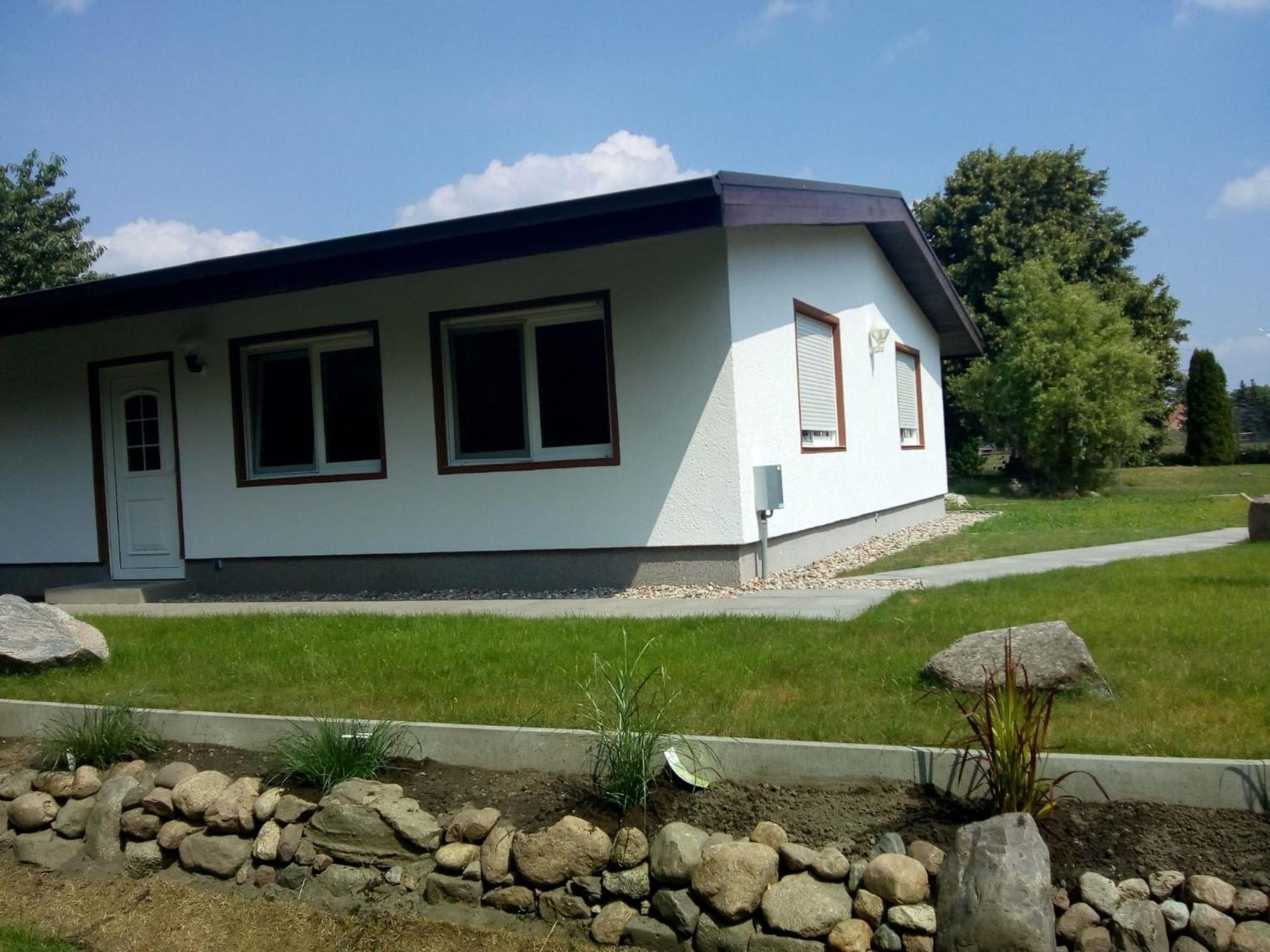 Behaglicher Bungalow Fuer Mensch Und Hund Barkhagen Екстериор снимка